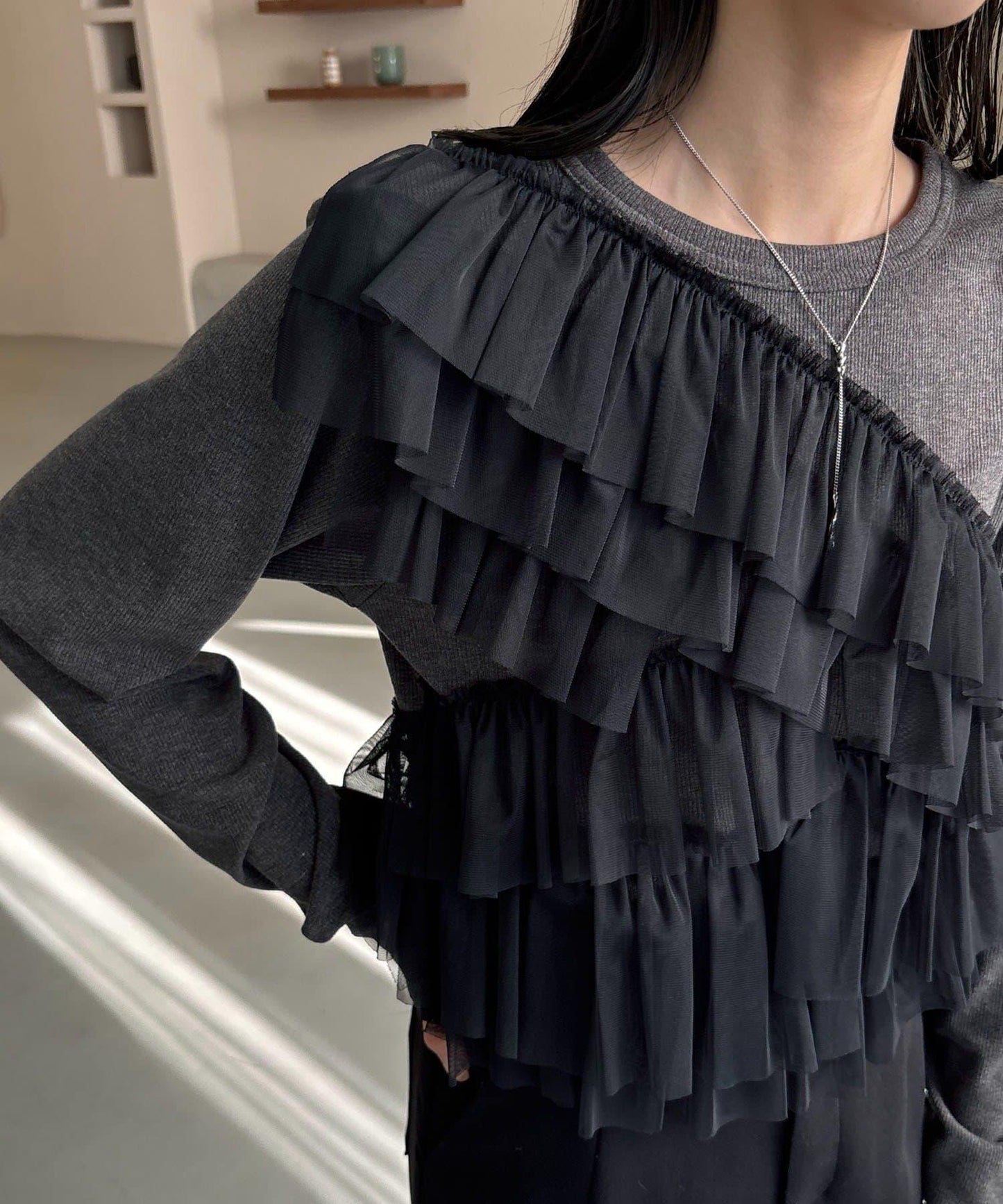 kon企畫 荷葉邊拼接長袖T恤