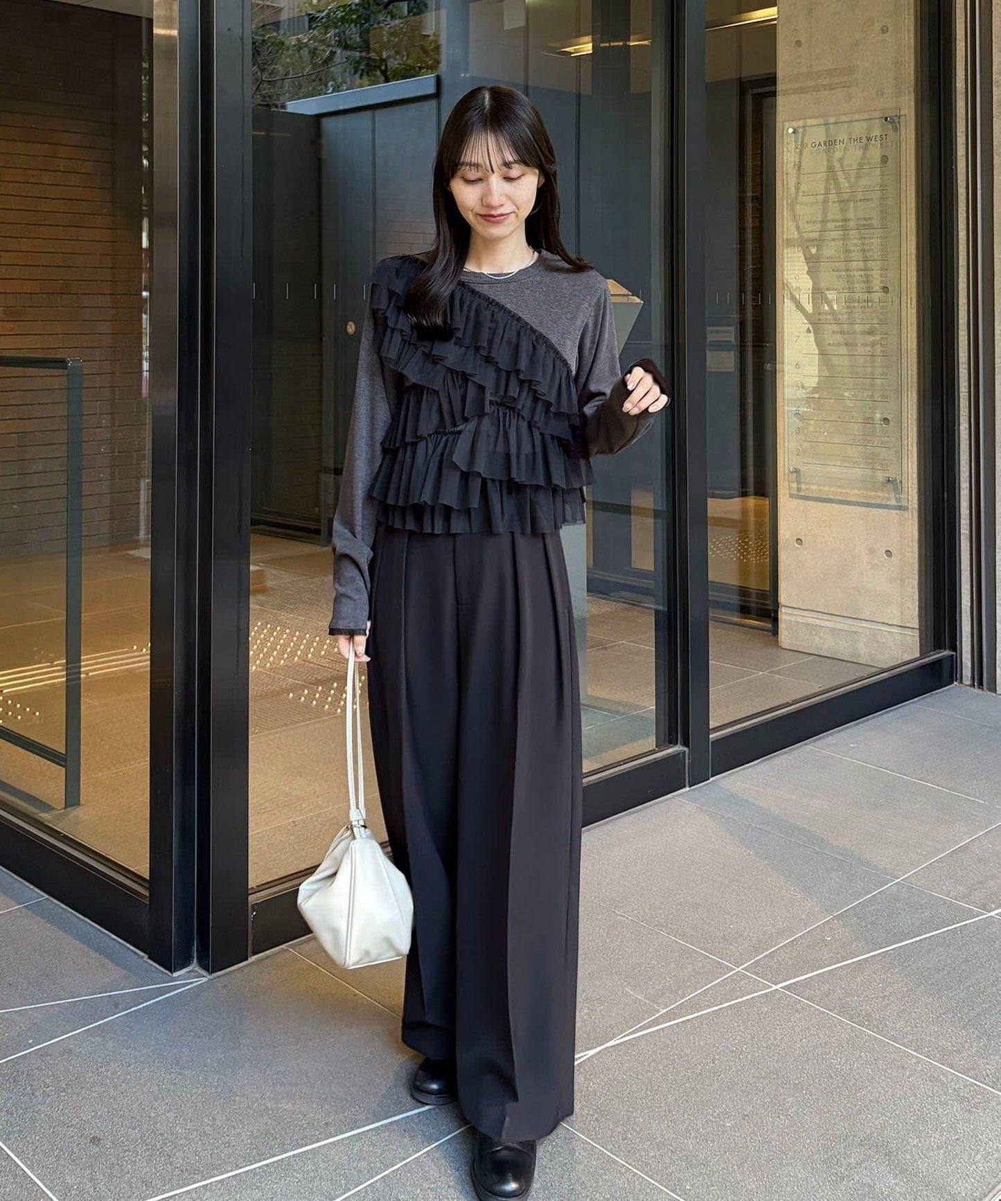 kon企畫 荷葉邊拼接長袖T恤