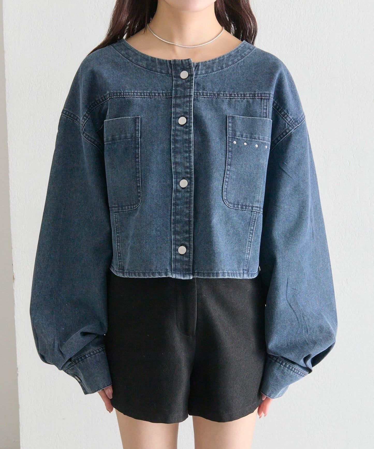 鉚釘設計 牛仔面料 襯衫夾克