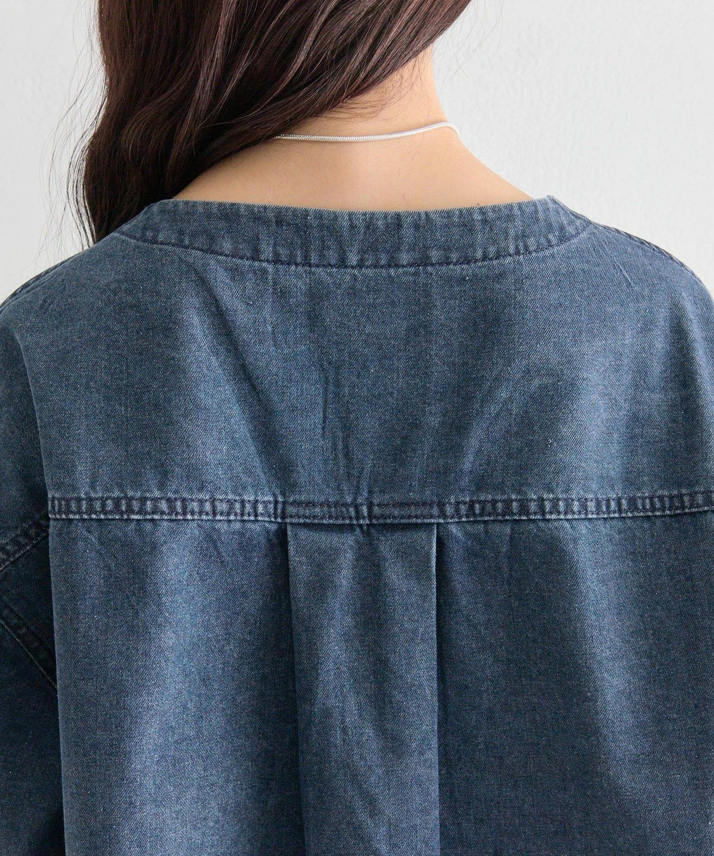 鉚釘設計 牛仔面料 襯衫夾克