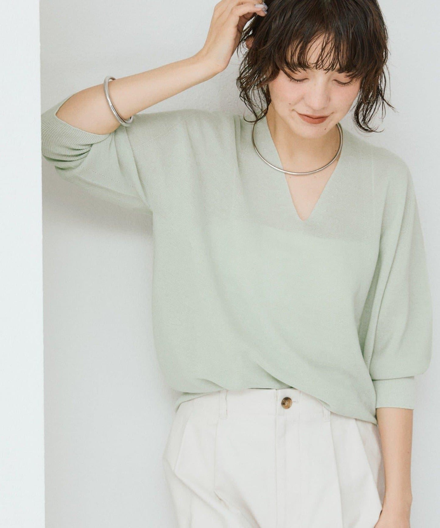 輕盈柔軟觸感 背部蓬鬆設計 輕質Gima針織 針織上衣