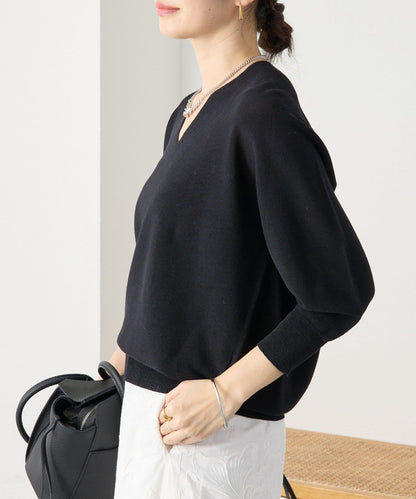 輕盈柔軟觸感 背部蓬鬆設計 輕質Gima針織 針織上衣