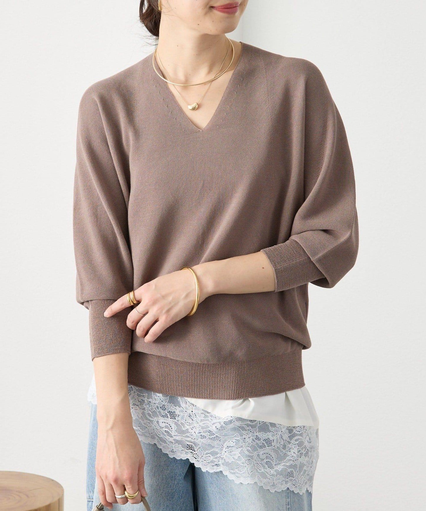 輕盈柔軟觸感 背部蓬鬆設計 輕質Gima針織 針織上衣