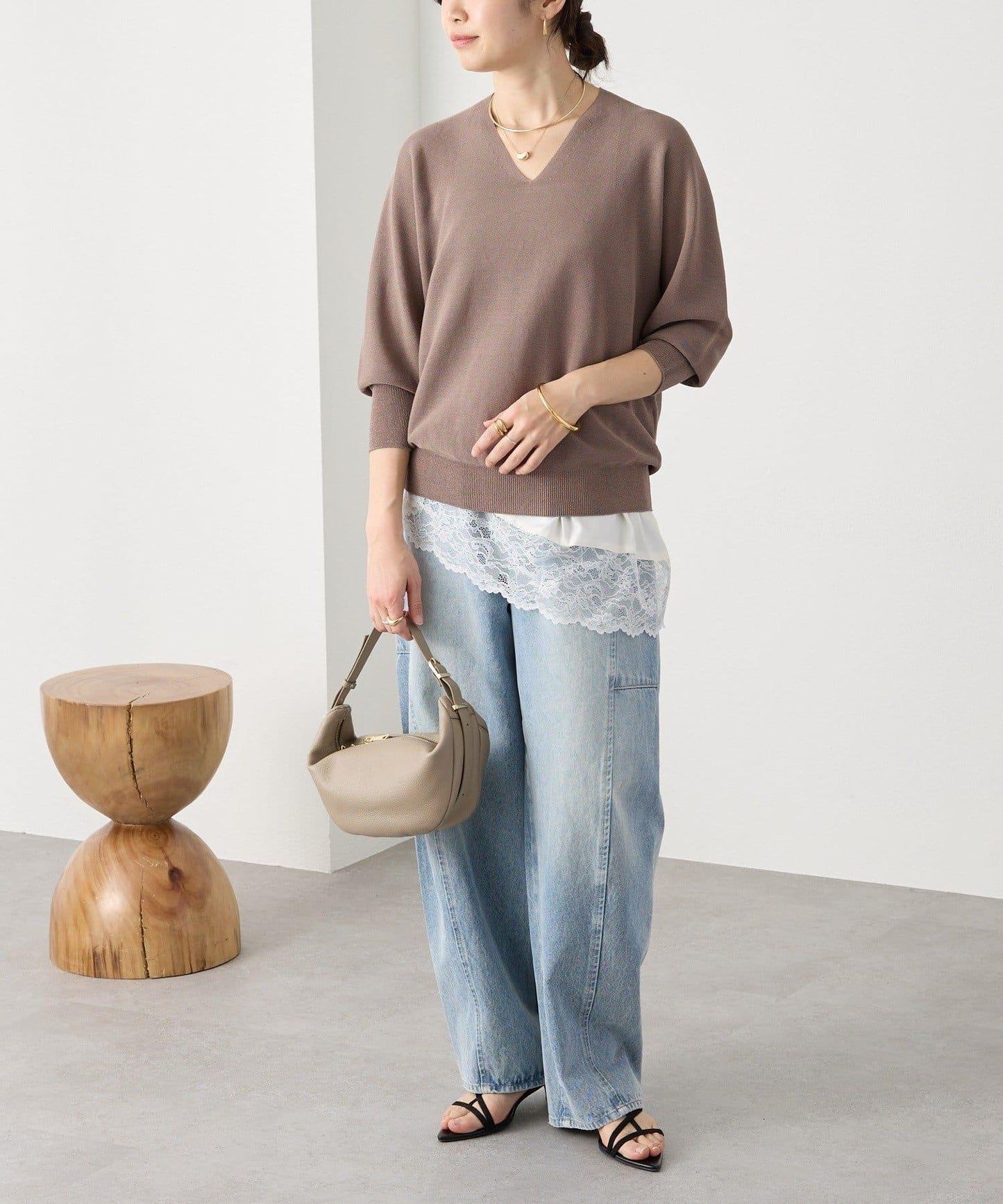 輕盈柔軟觸感 背部蓬鬆設計 輕質Gima針織 針織上衣