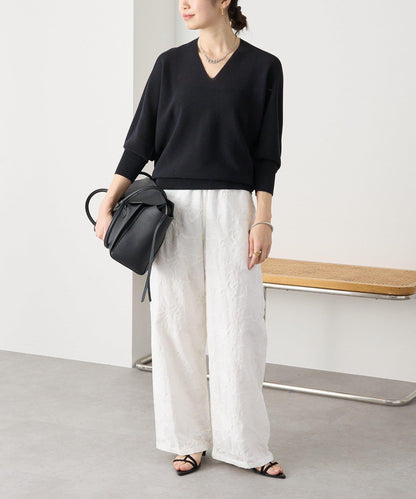 輕盈柔軟觸感 背部蓬鬆設計 輕質Gima針織 針織上衣