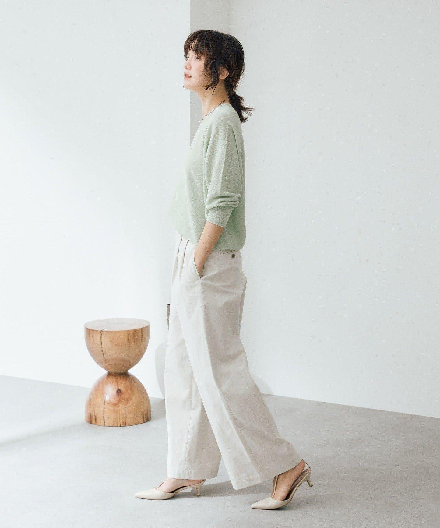 輕盈柔軟觸感 背部蓬鬆設計 輕質Gima針織 針織上衣