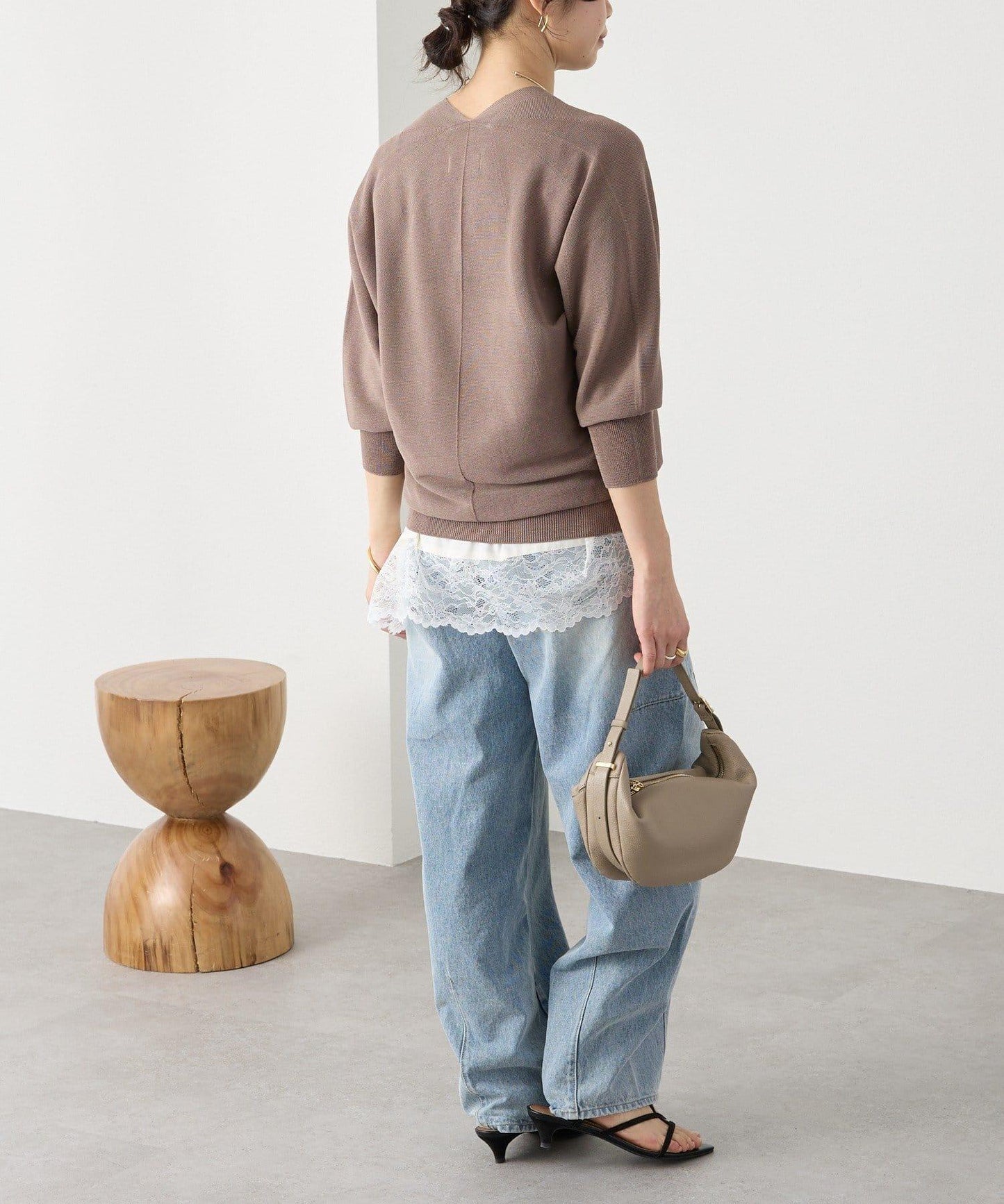 輕盈柔軟觸感 背部蓬鬆設計 輕質Gima針織 針織上衣