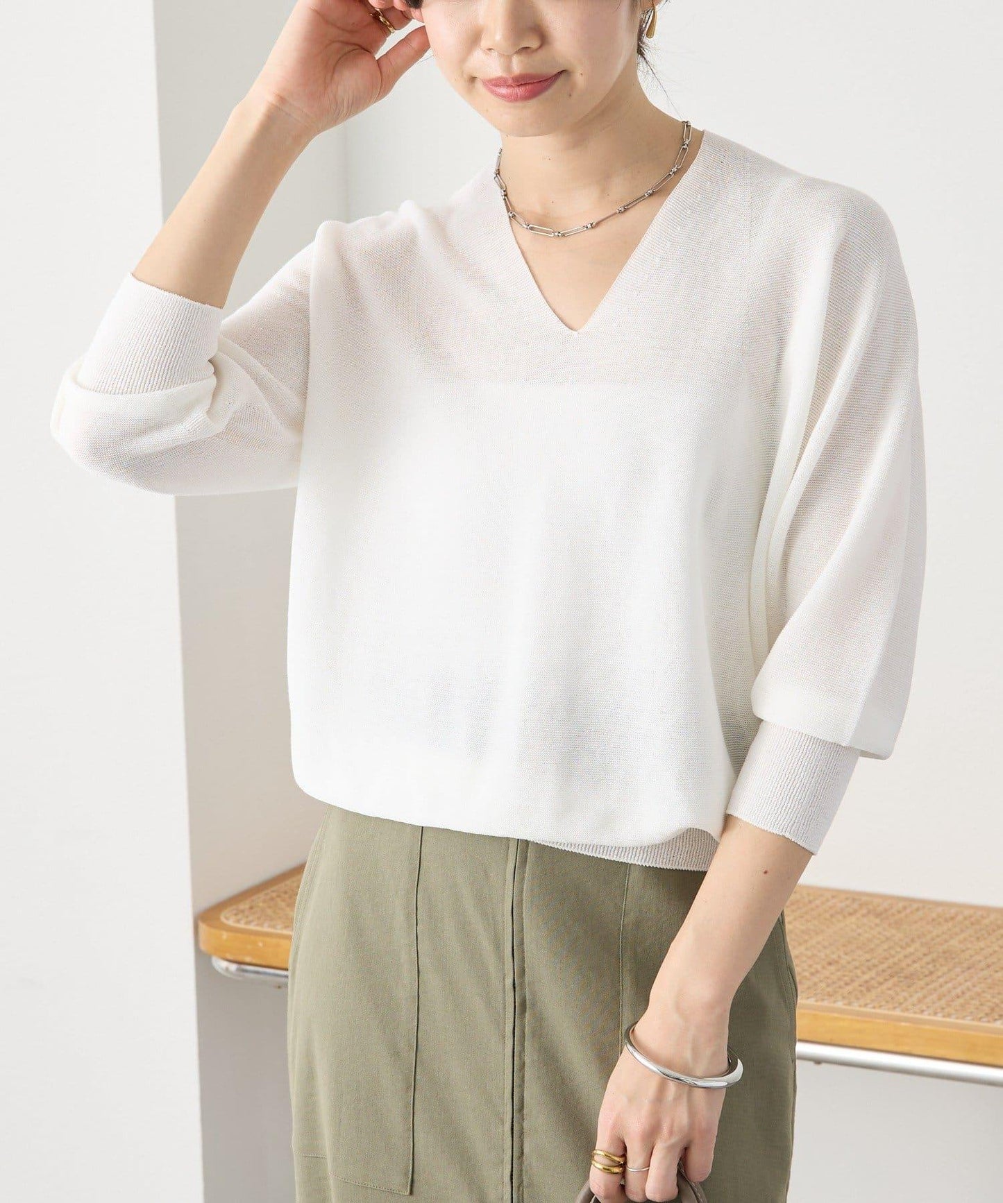 輕盈柔軟觸感 背部蓬鬆設計 輕質Gima針織 針織上衣