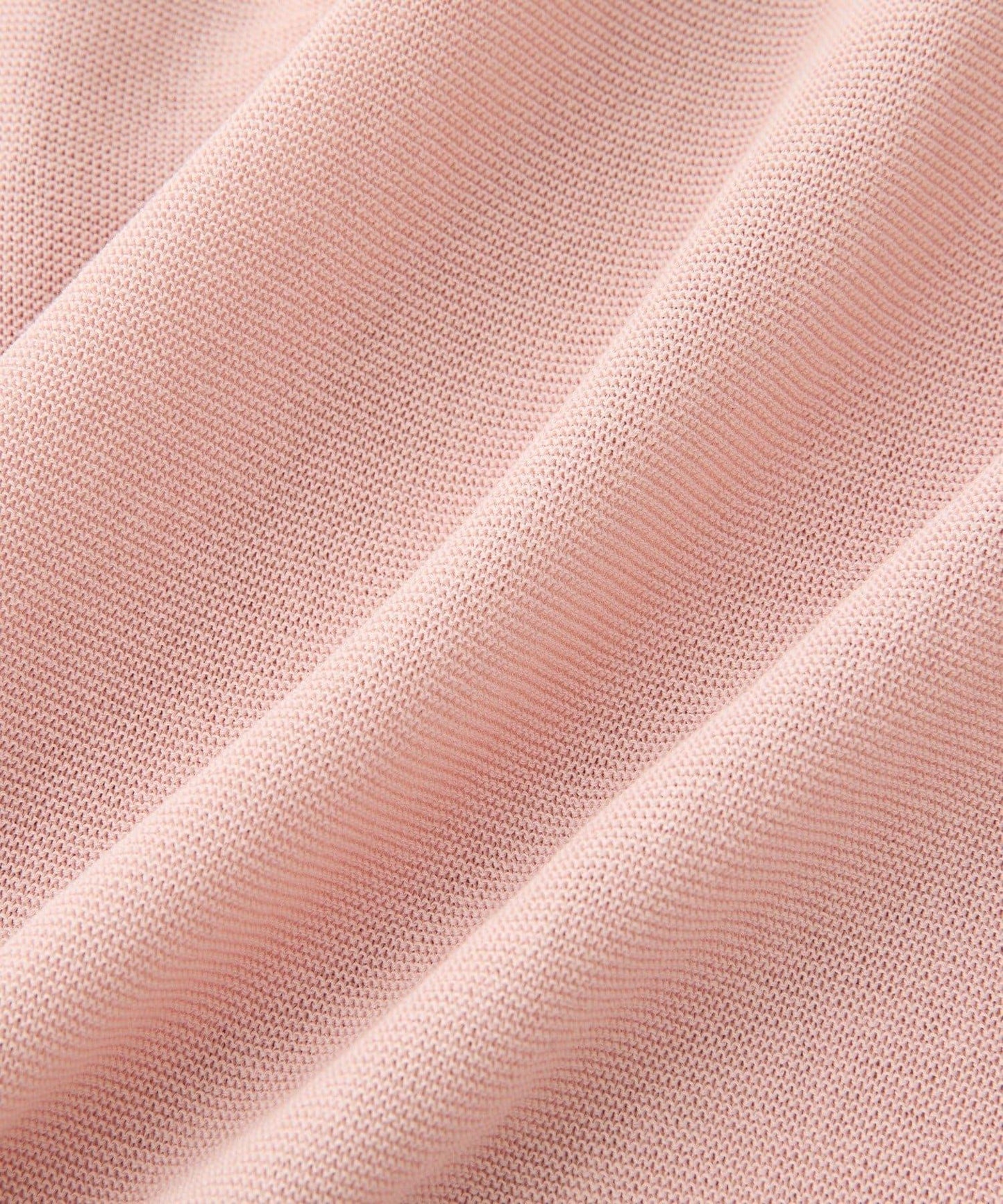 輕盈柔軟觸感 背部蓬鬆設計 輕質Gima針織 針織上衣