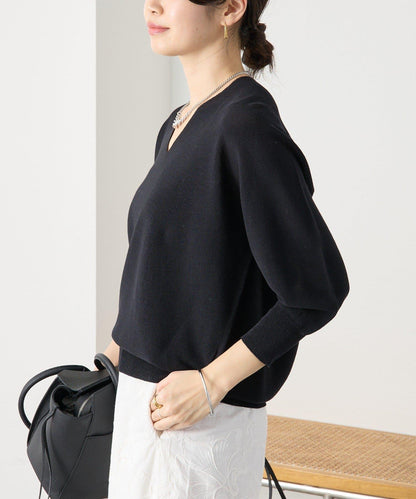 輕盈柔軟觸感 背部蓬鬆設計 輕質Gima針織 針織上衣