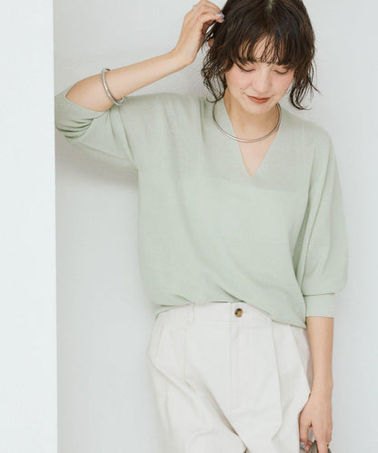 輕盈柔軟觸感 背部蓬鬆設計 輕質Gima針織 針織上衣