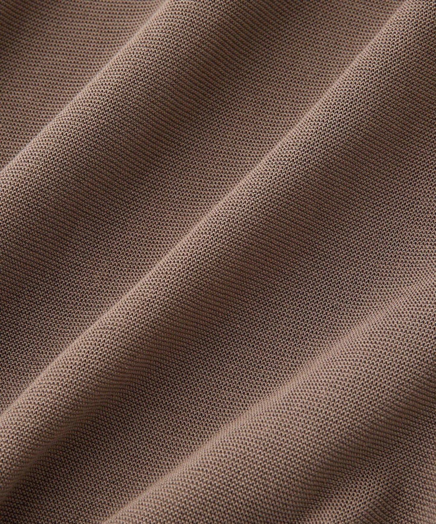 輕盈柔軟觸感 背部蓬鬆設計 輕質Gima針織 針織上衣