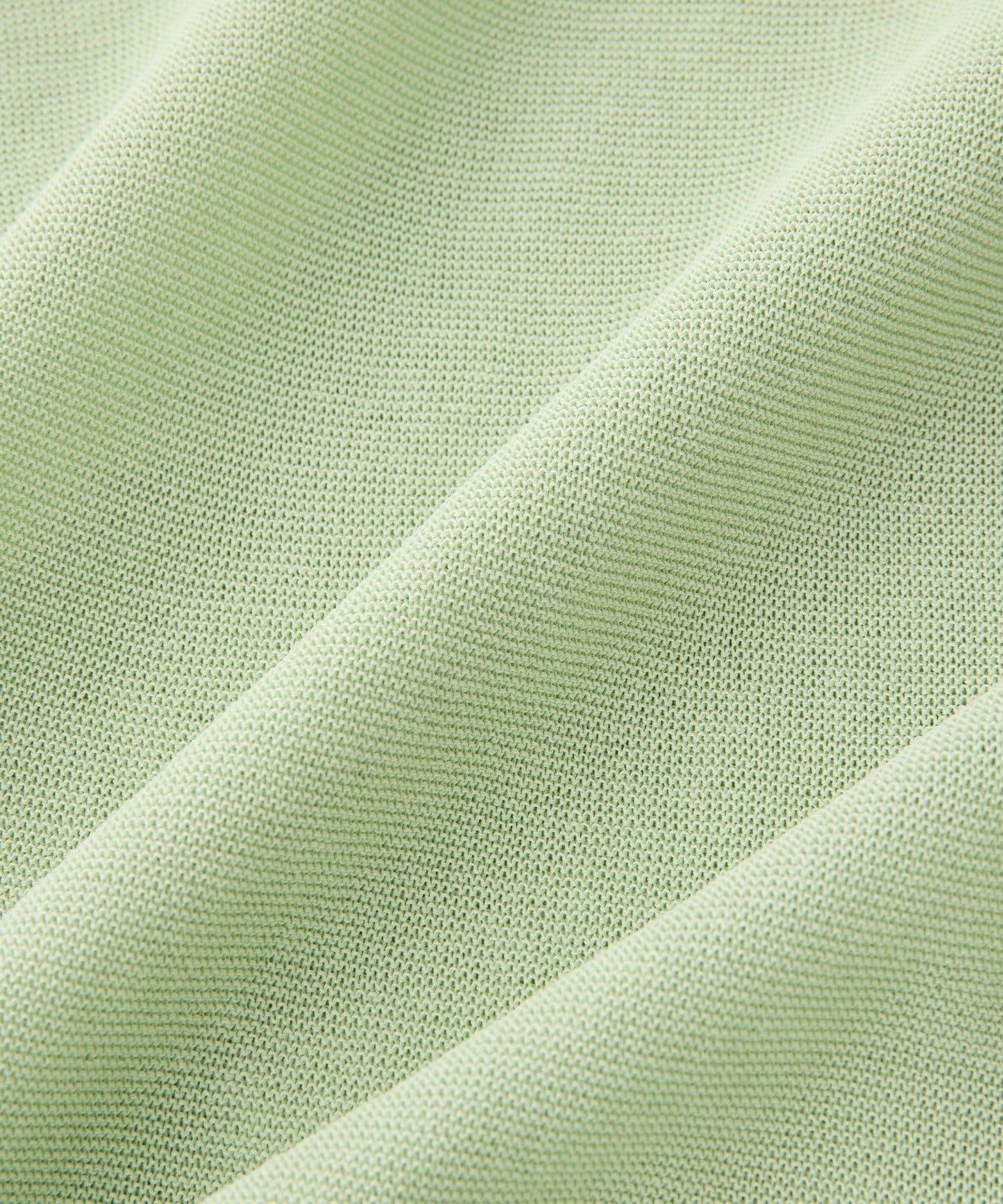 輕盈柔軟觸感 背部蓬鬆設計 輕質Gima針織 針織上衣