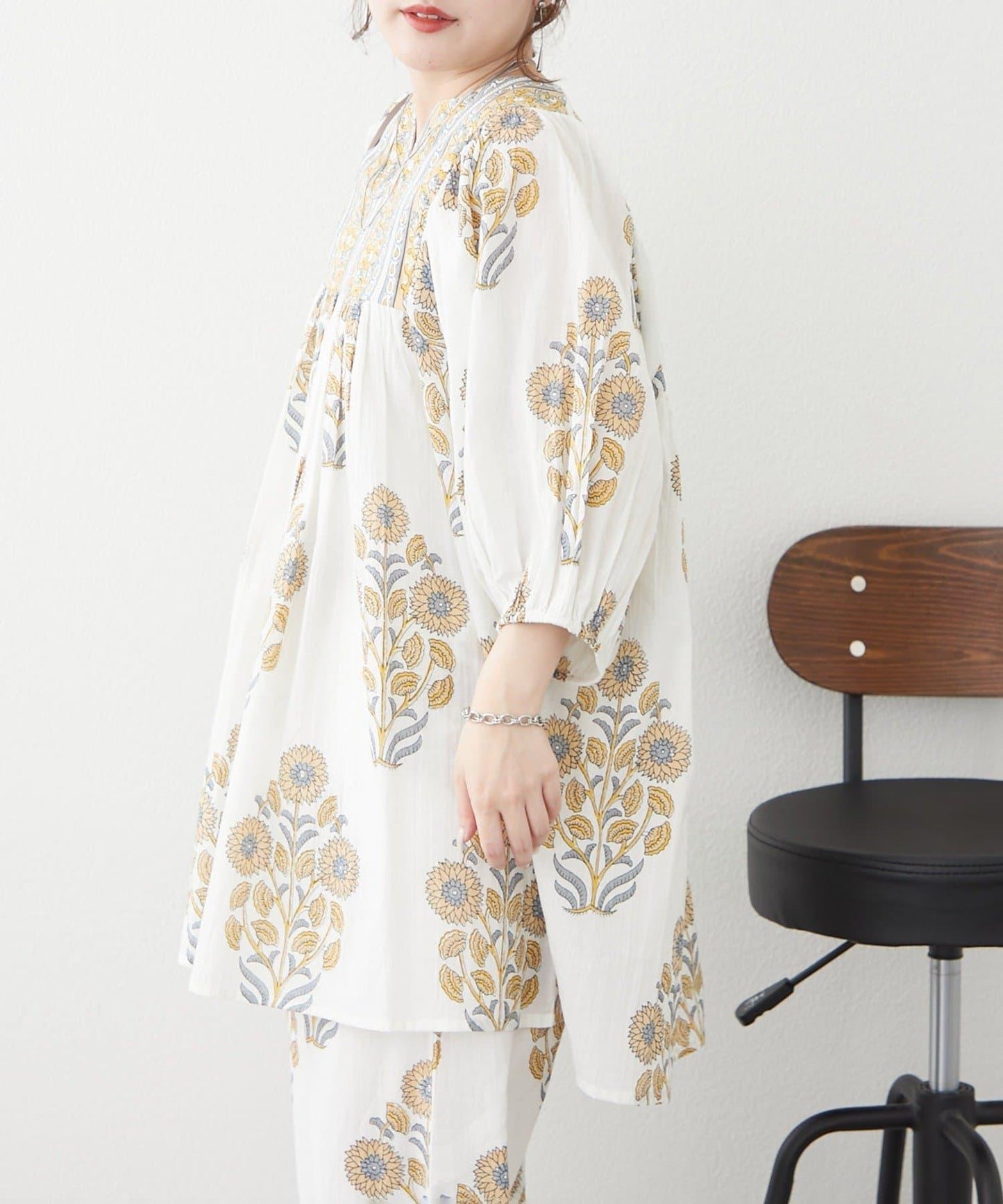 花卉圖案長款設計 襯衫上衣