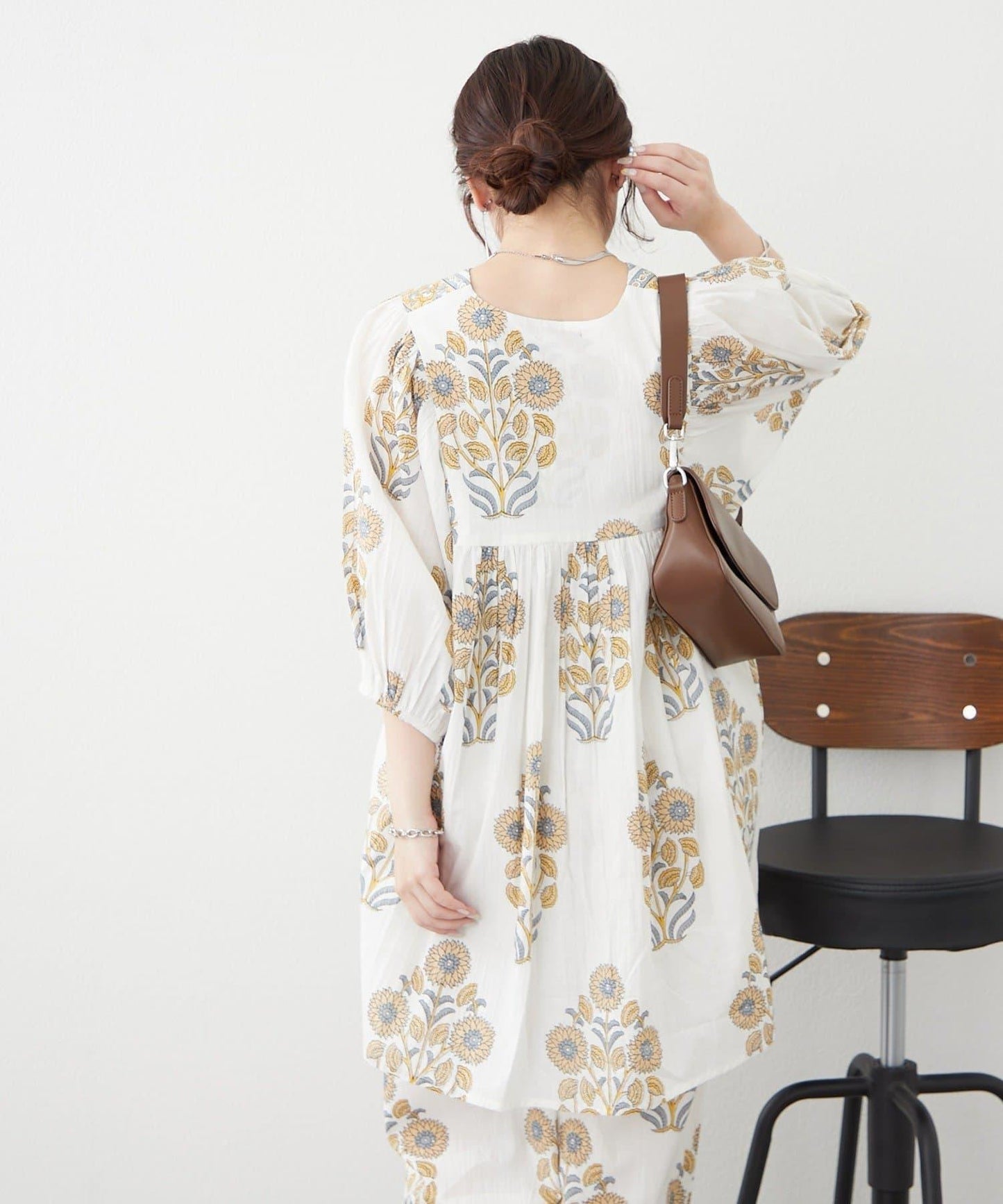 花卉圖案長款設計 襯衫上衣