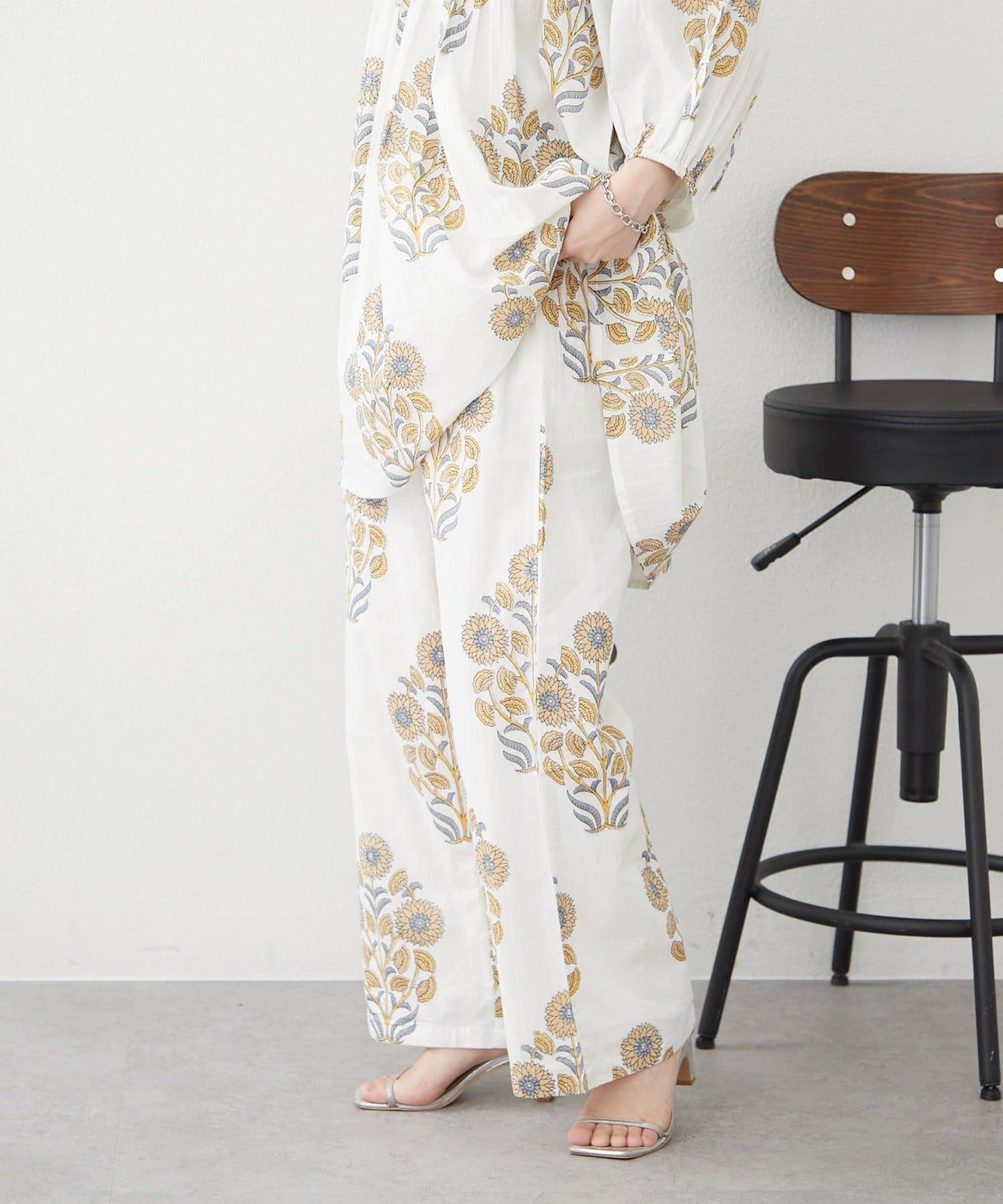 nane India Series 花卉圖案休閒長褲