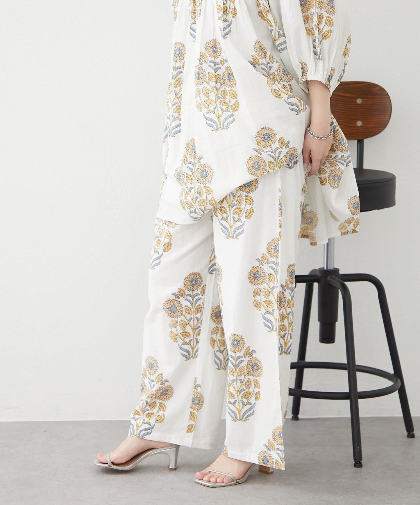 nane India Series 花卉圖案休閒長褲