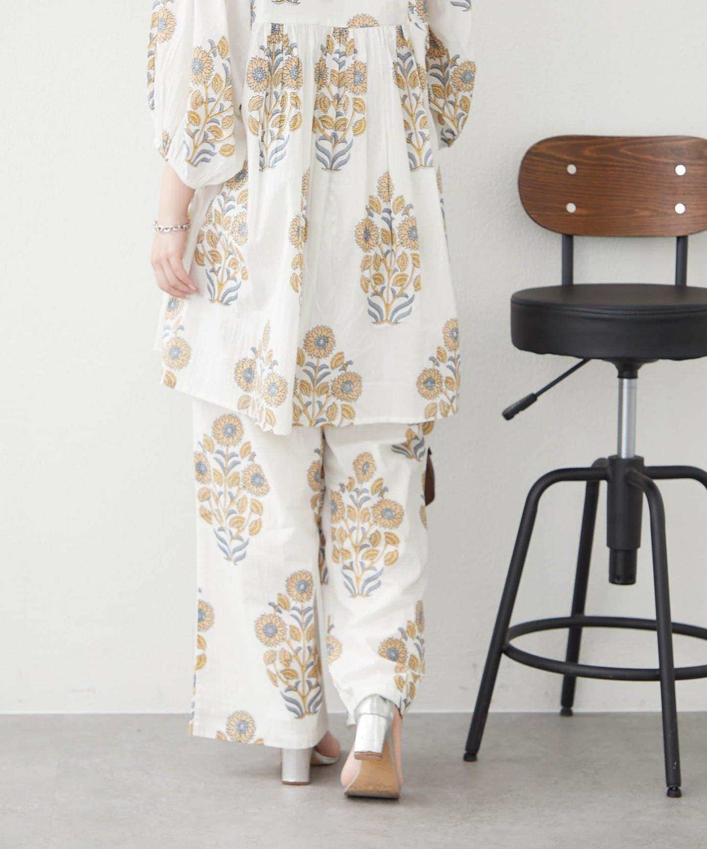 nane India Series 花卉圖案休閒長褲