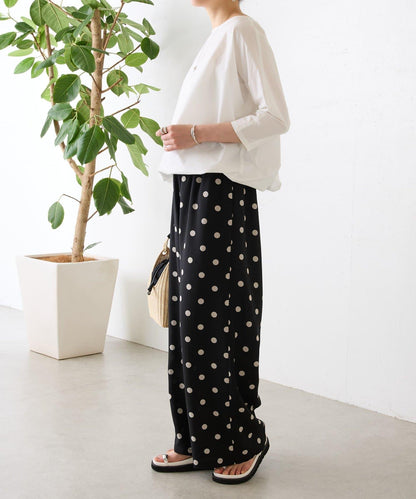 波點印花褲子