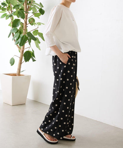 波點印花褲子