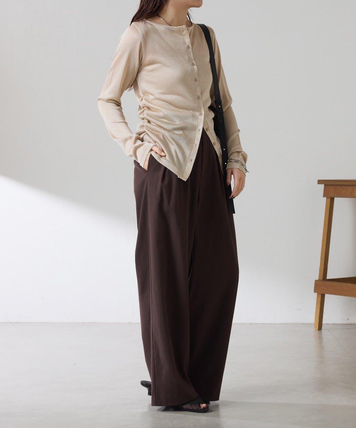 側褶皺設計 針織開衫