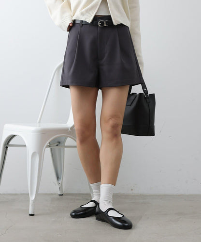 單褶設計 西裝面料 短款西裝短褲
