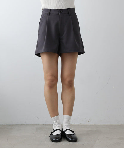 單褶設計 西裝面料 短款西裝短褲