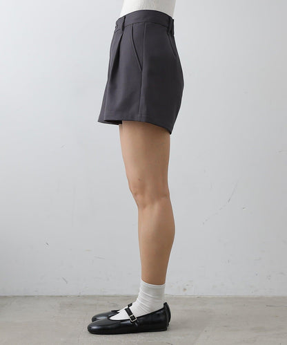 單褶設計 西裝面料 短款西裝短褲