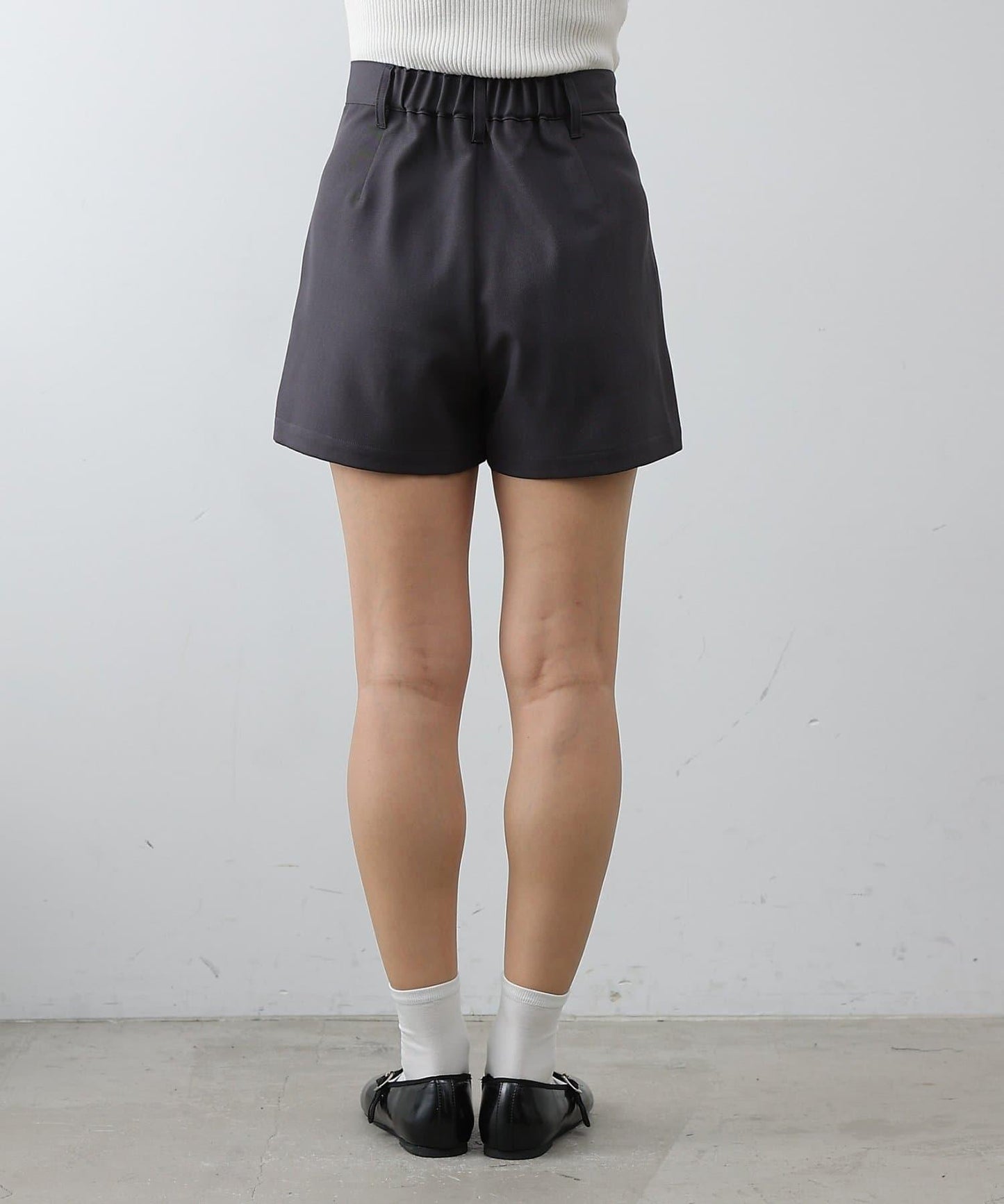 單褶設計 西裝面料 短款西裝短褲