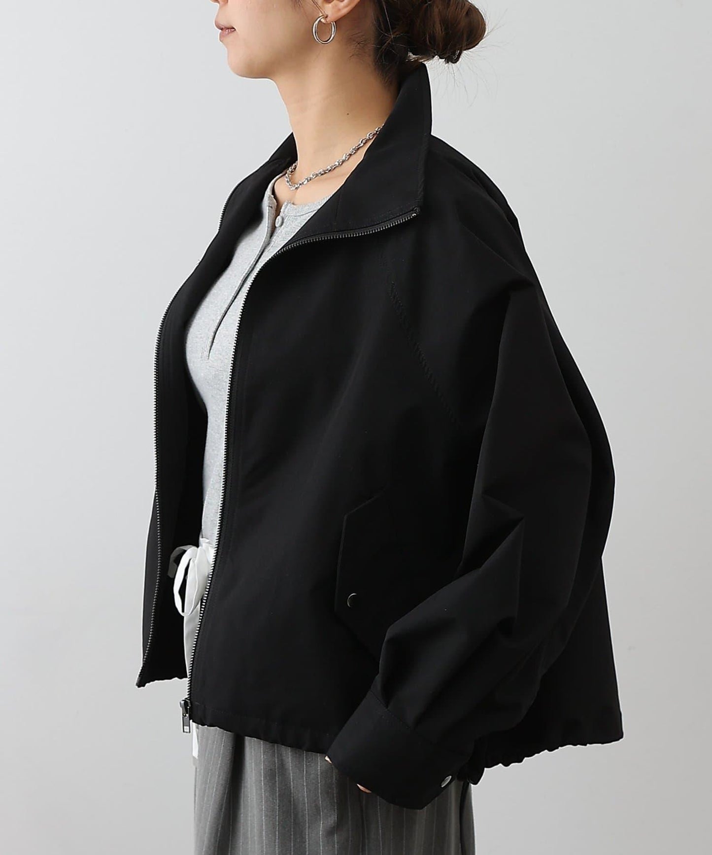 下襬抽繩拉鍊夾克