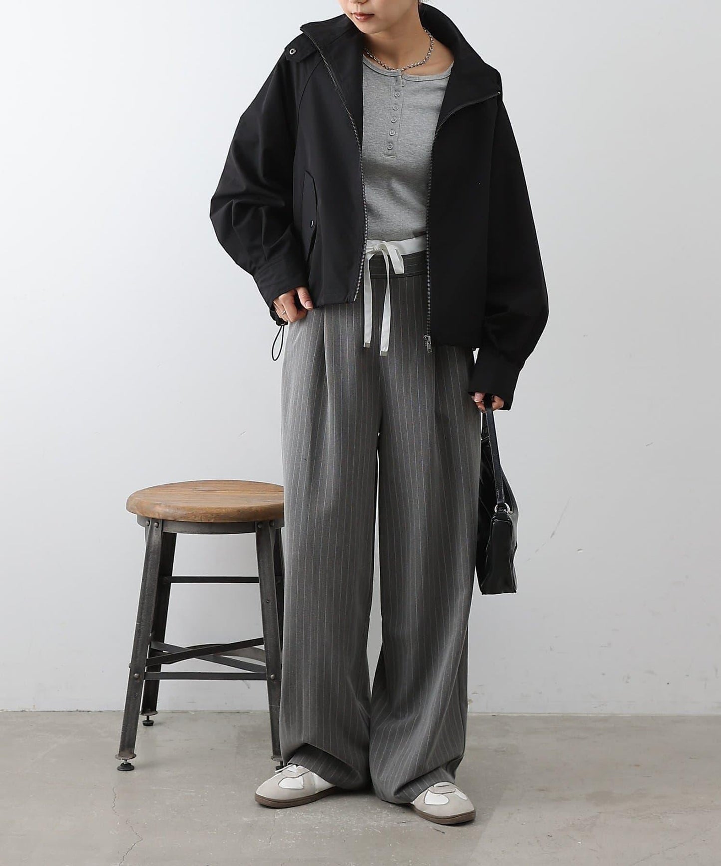 下襬抽繩拉鍊夾克