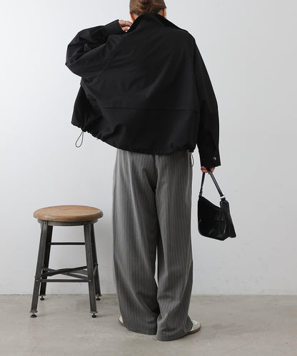 下襬抽繩拉鍊夾克