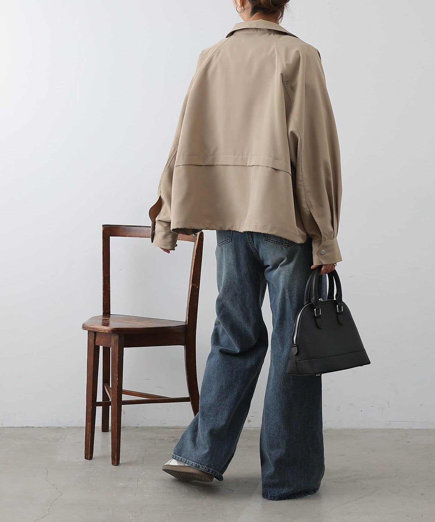 下襬抽繩拉鍊夾克