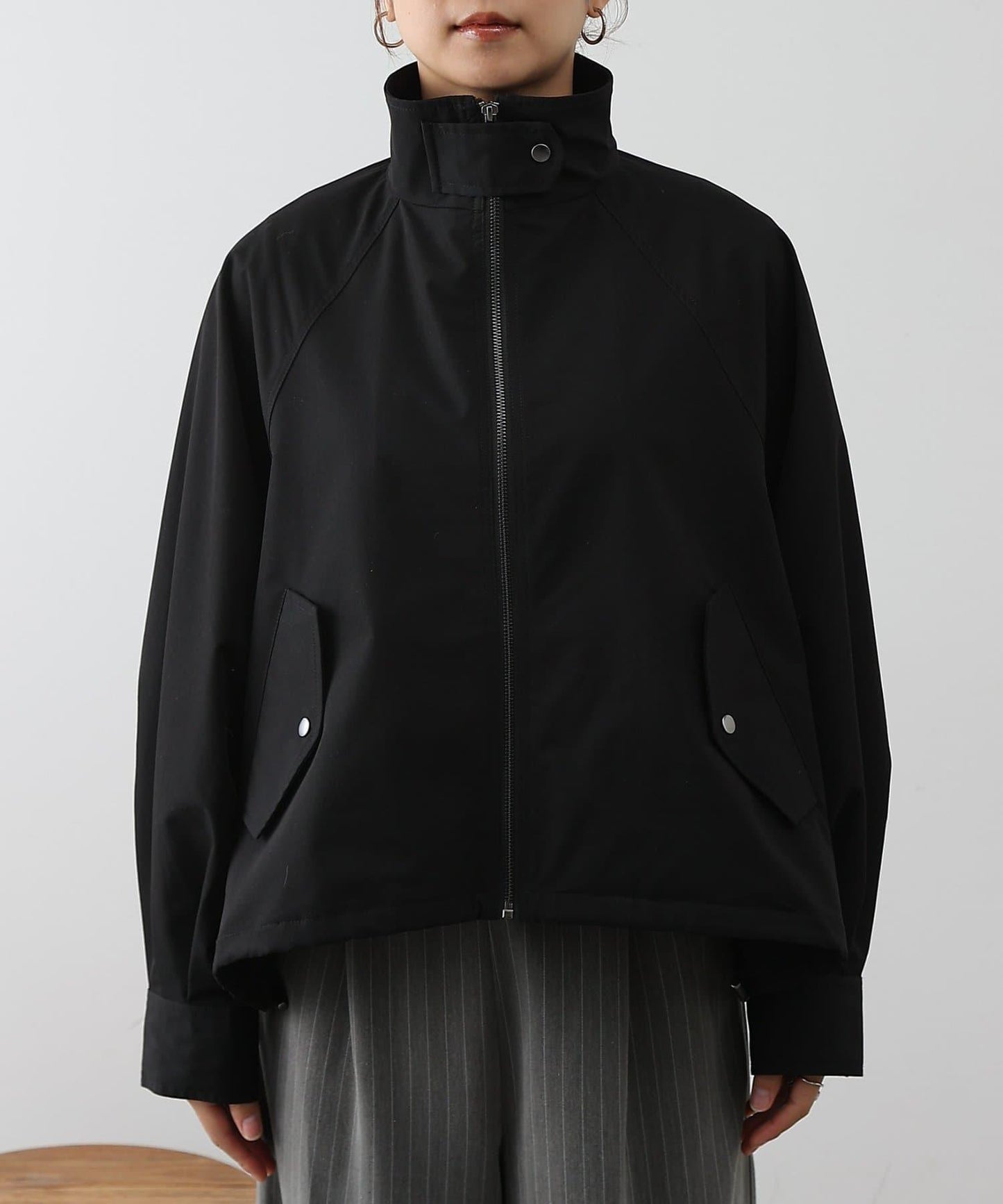 下襬抽繩拉鍊夾克