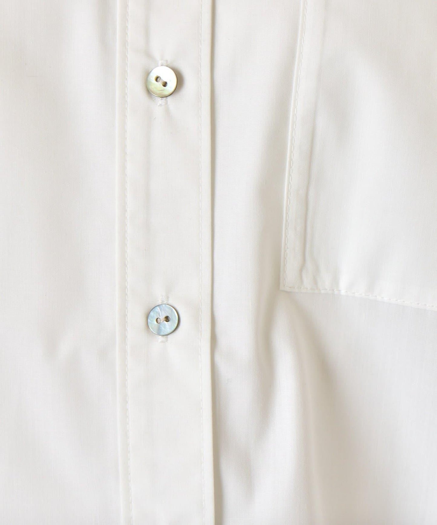 後褶設計寬鬆襯衫