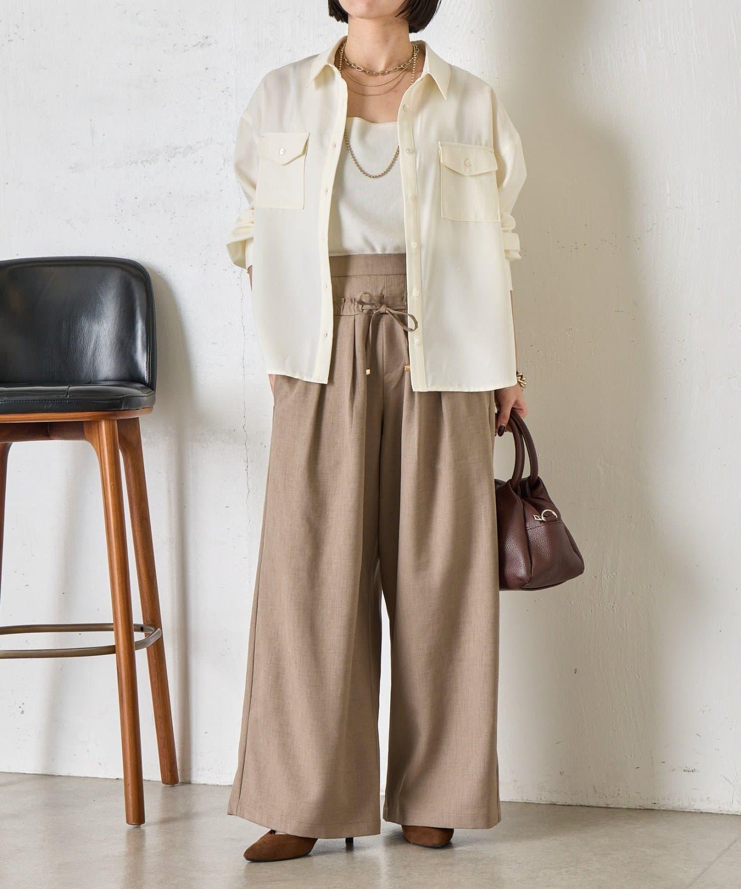 袖口抽褶 雙口袋 襯衫