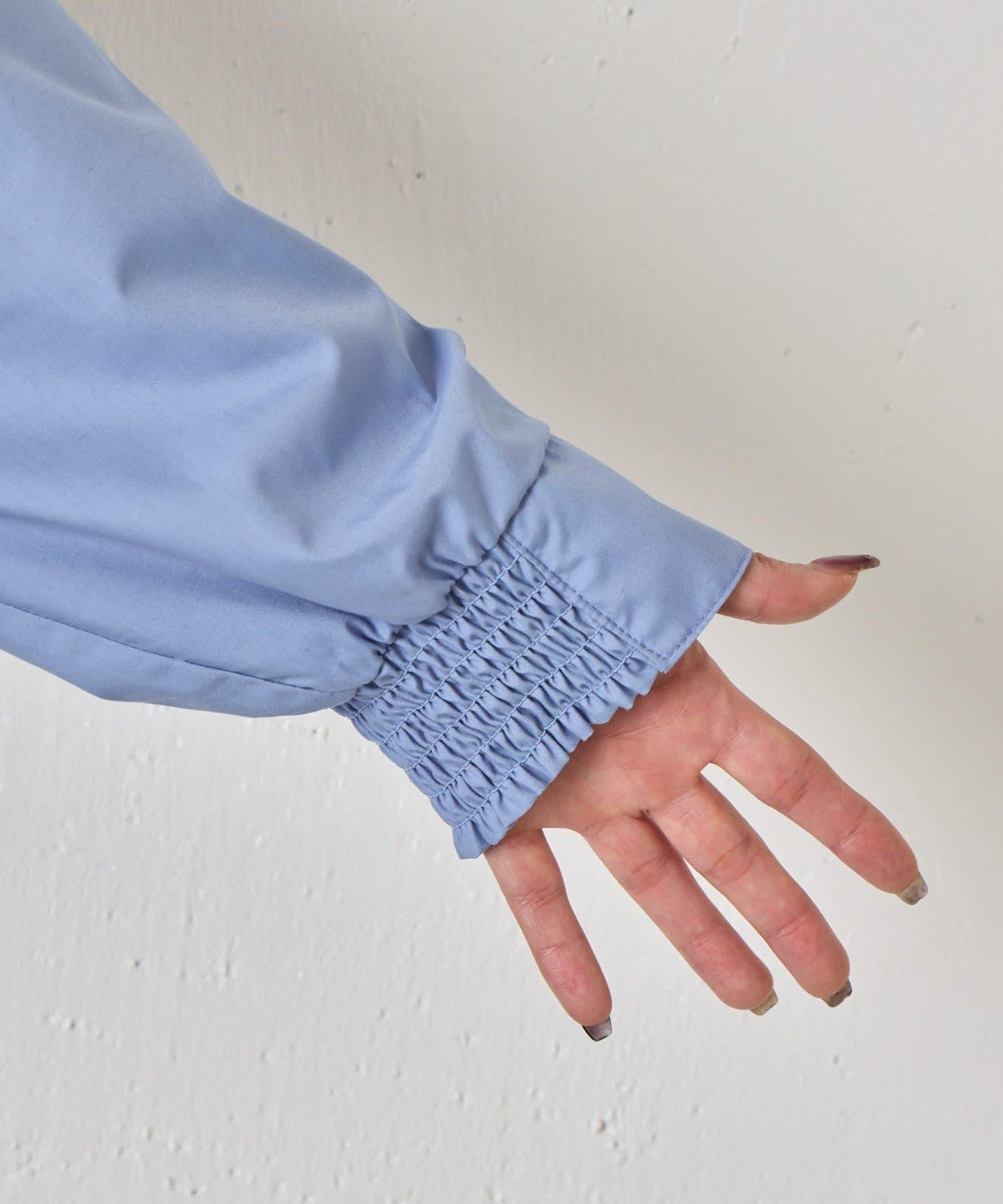 後褶設計寬鬆襯衫