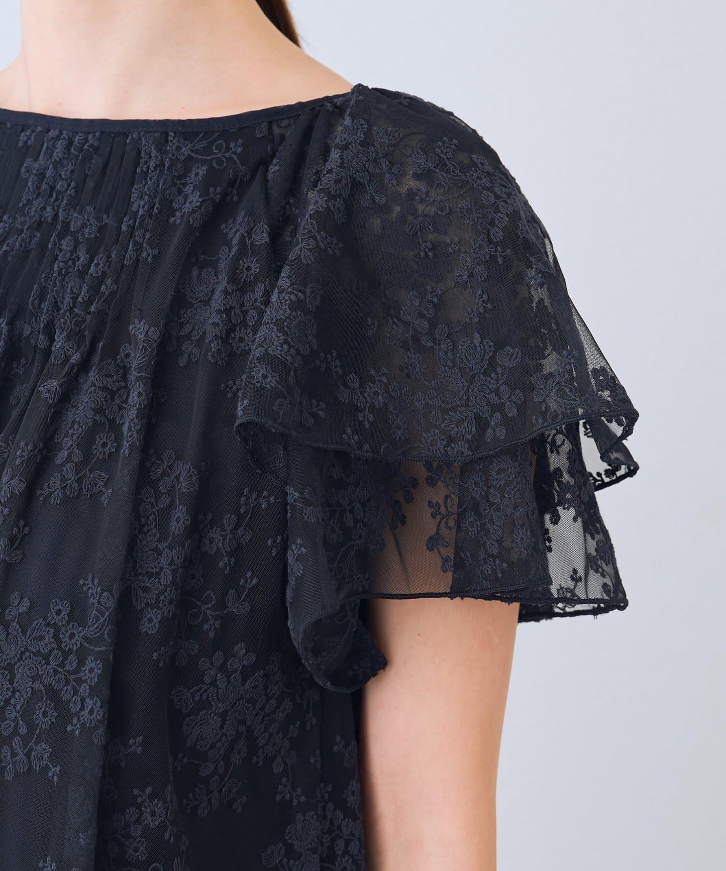 網紗刺繡 荷葉袖 襯衫