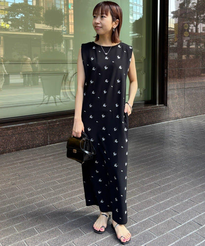 肩褶刺繡連衣裙