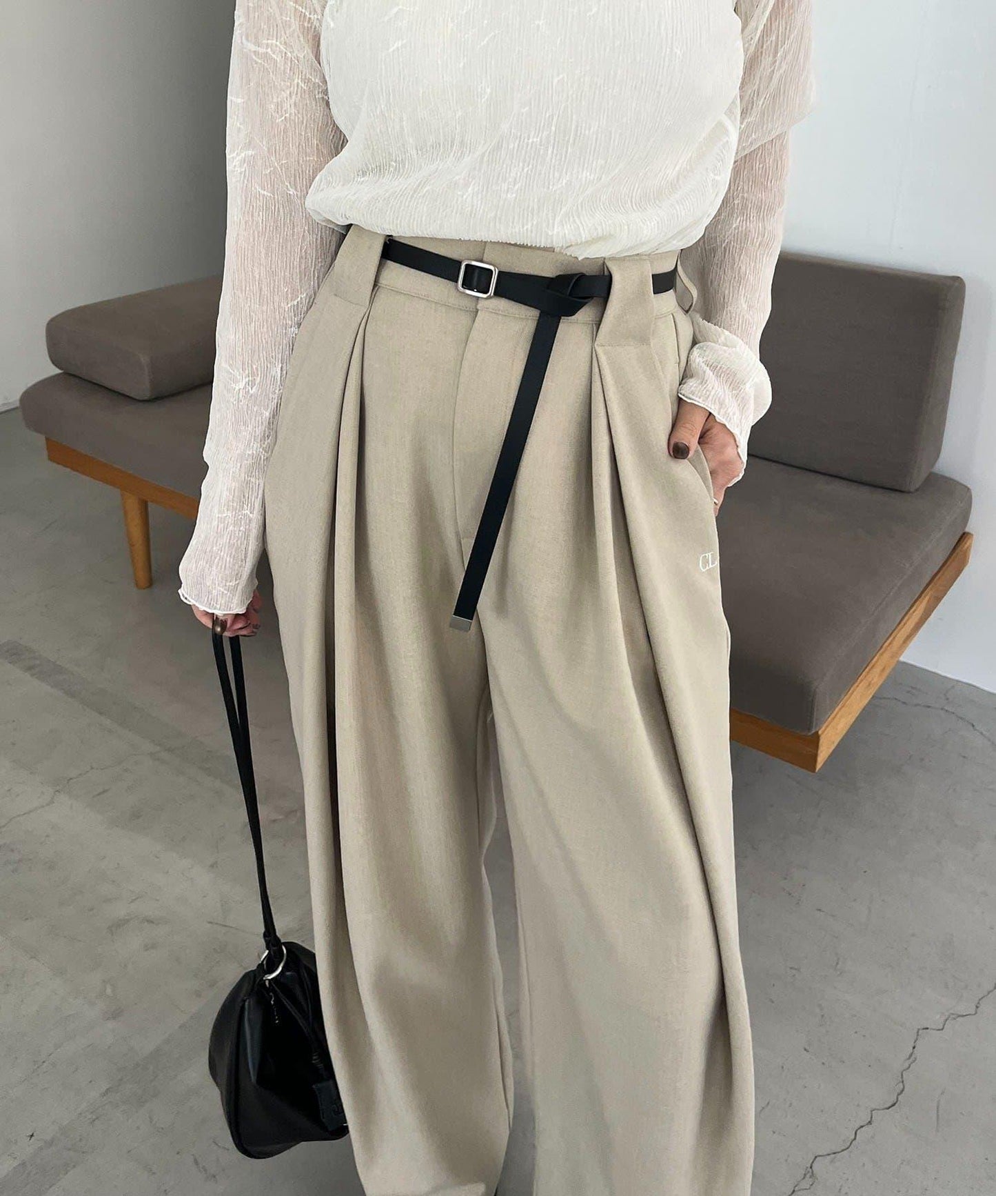 C.L 皮革腰帶設計 不規則褶襉 褲子