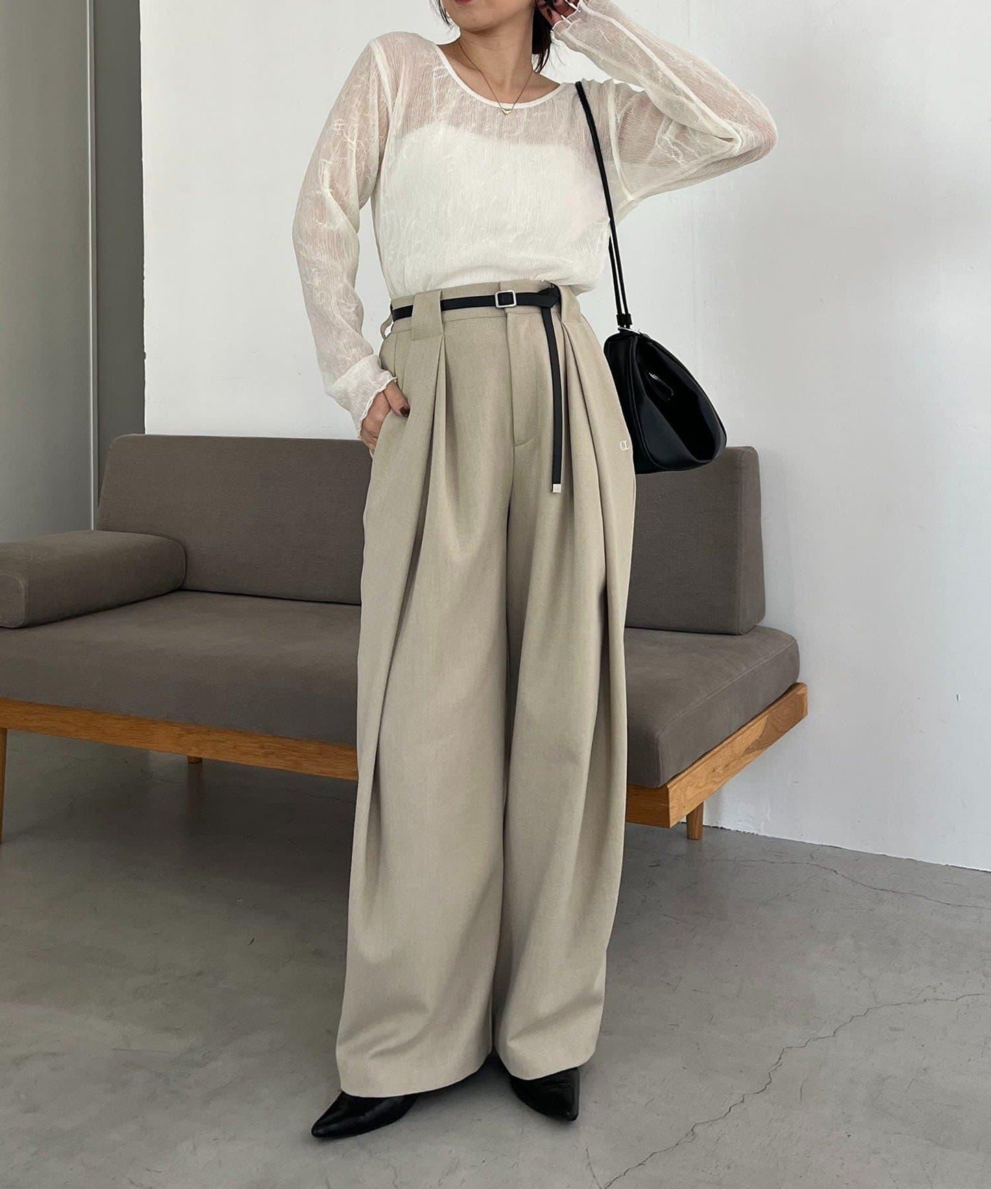 C.L 皮革腰帶設計 不規則褶襉 褲子