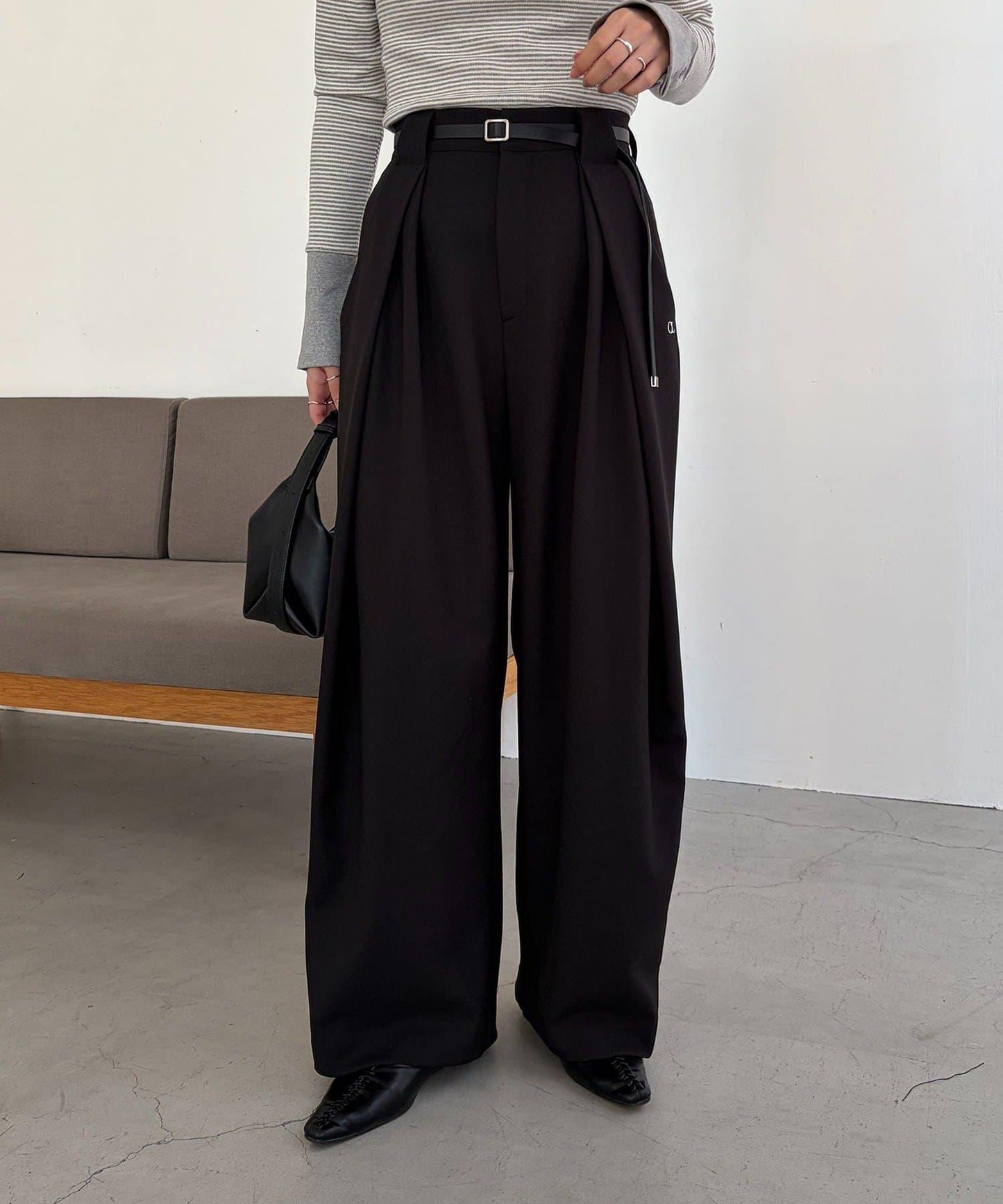 C.L 皮革腰帶設計 不規則褶襉 褲子