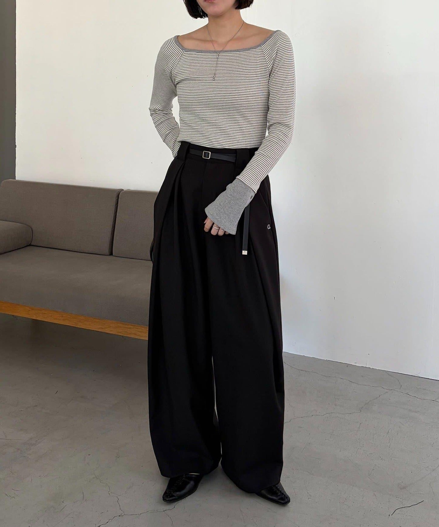 C.L 皮革腰帶設計 不規則褶襉 褲子