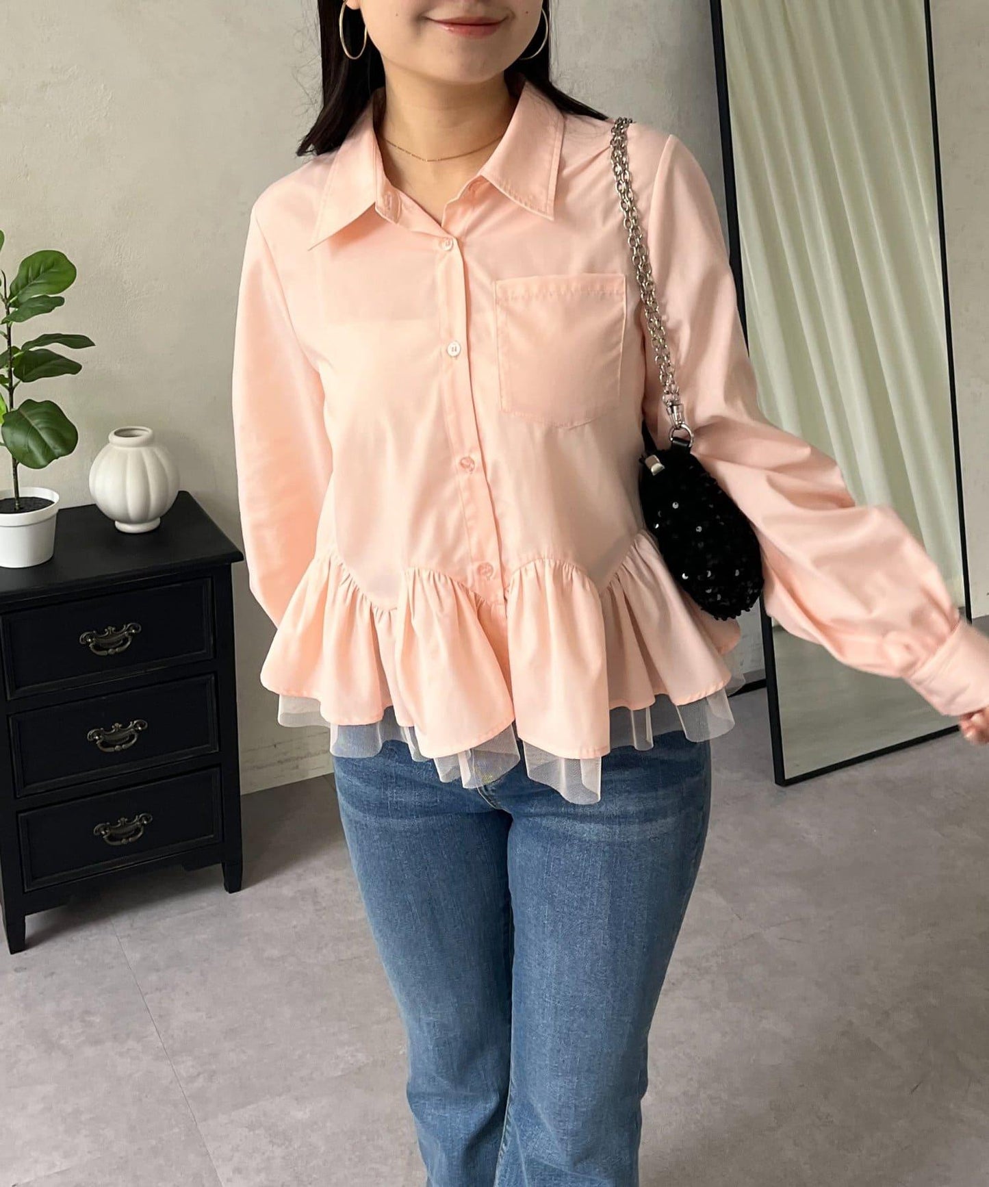 下襬荷葉邊網紗泡泡袖襯衫