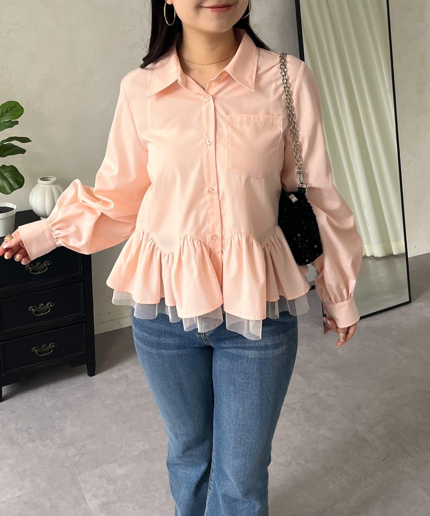 下襬荷葉邊網紗泡泡袖襯衫