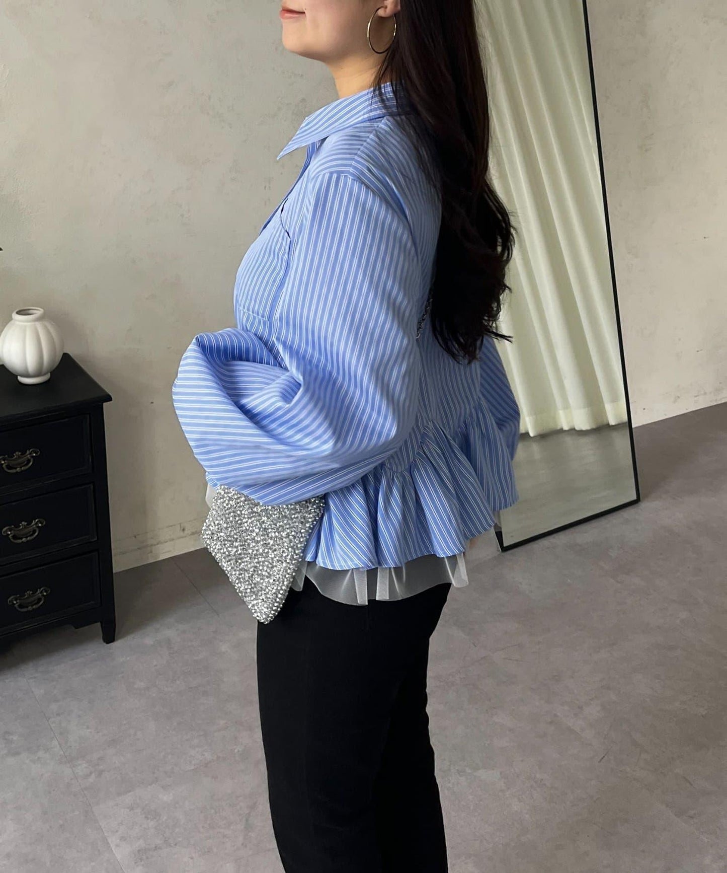 下襬荷葉邊網紗泡泡袖襯衫