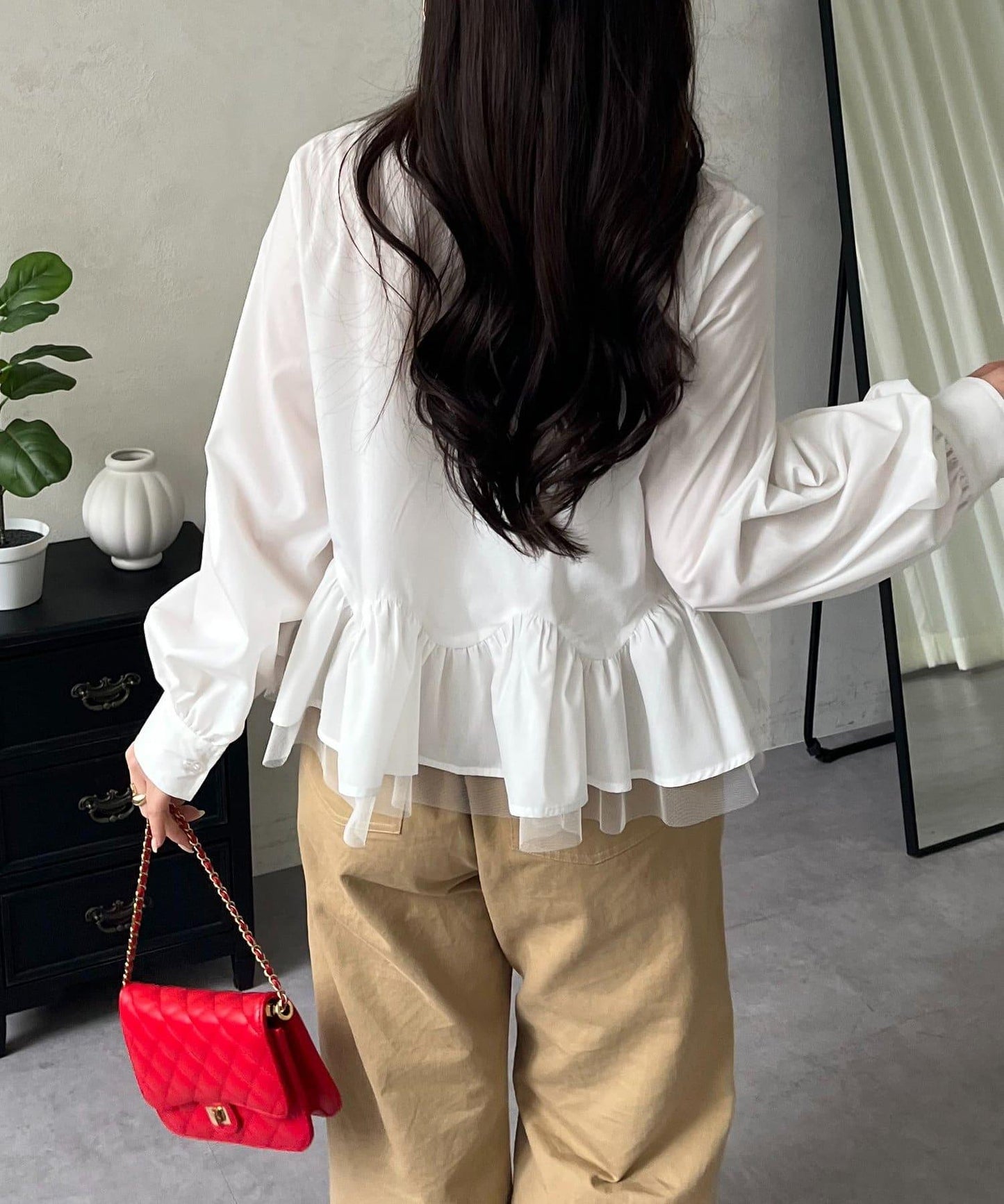 下襬荷葉邊網紗泡泡袖襯衫