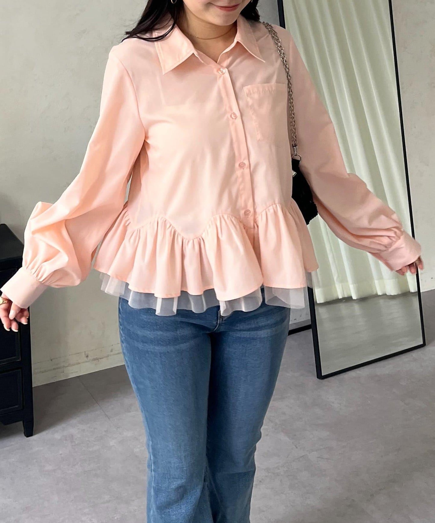 下襬荷葉邊網紗泡泡袖襯衫
