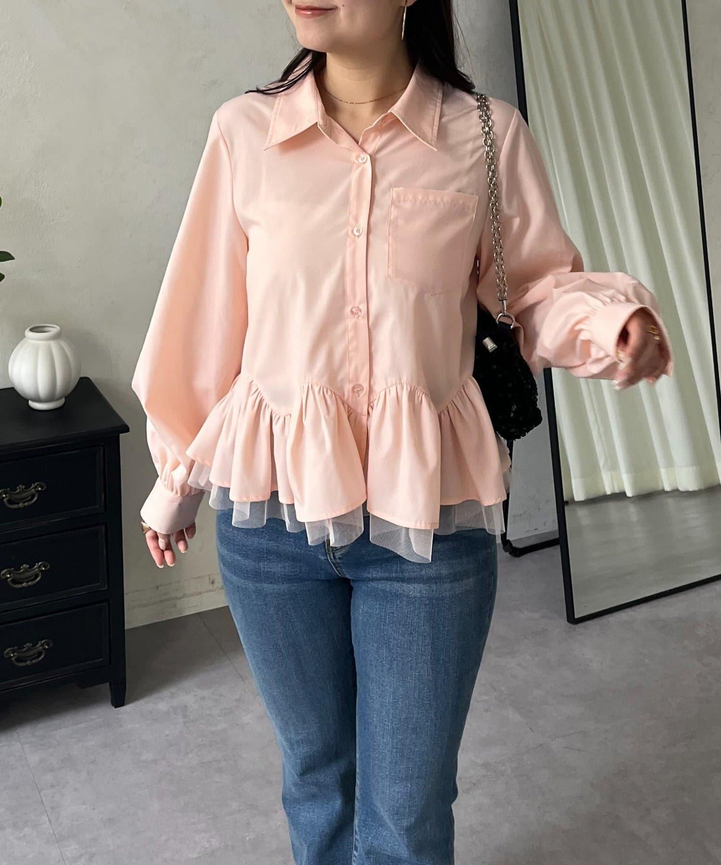 下襬荷葉邊網紗泡泡袖襯衫