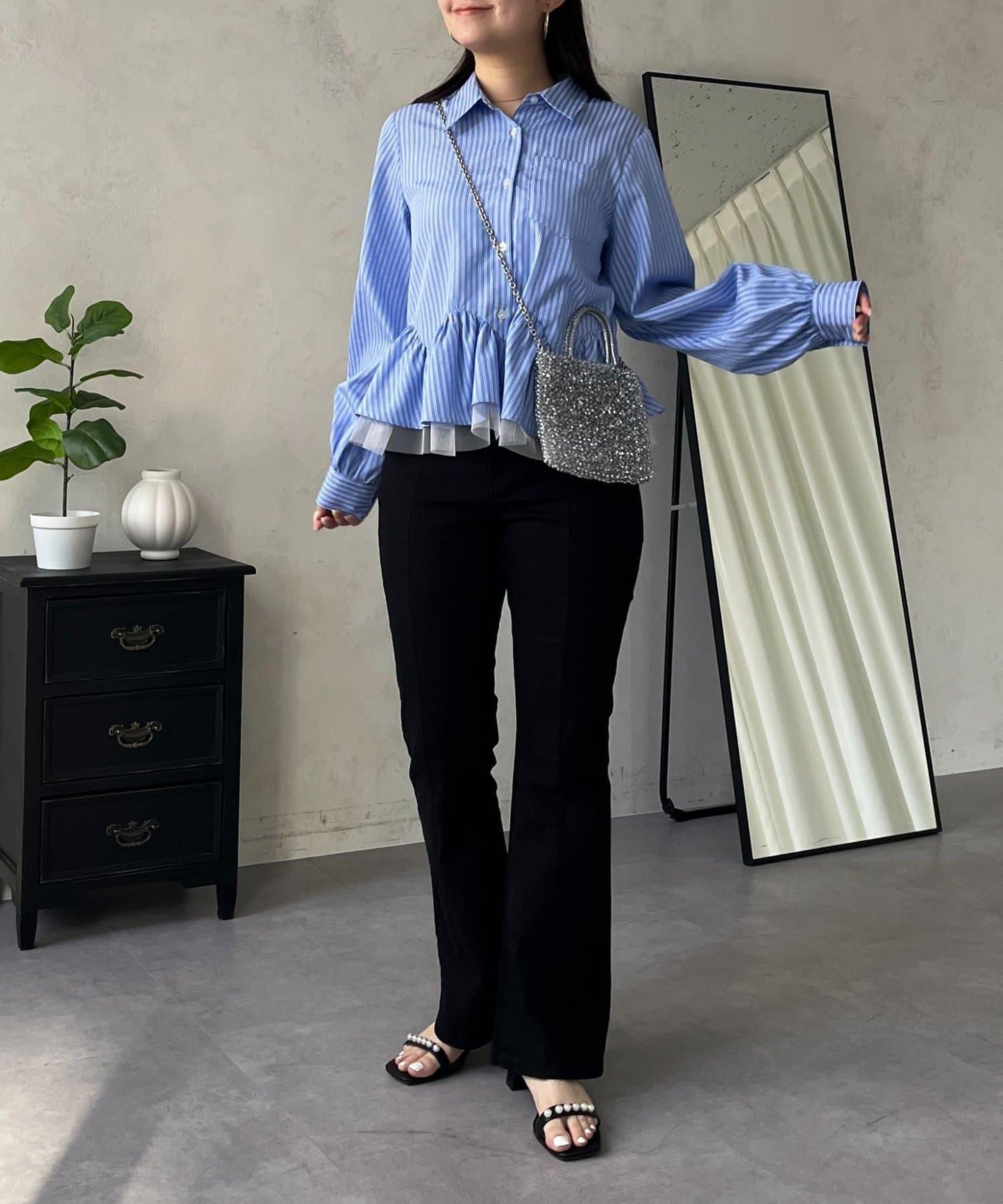 下襬荷葉邊網紗泡泡袖襯衫